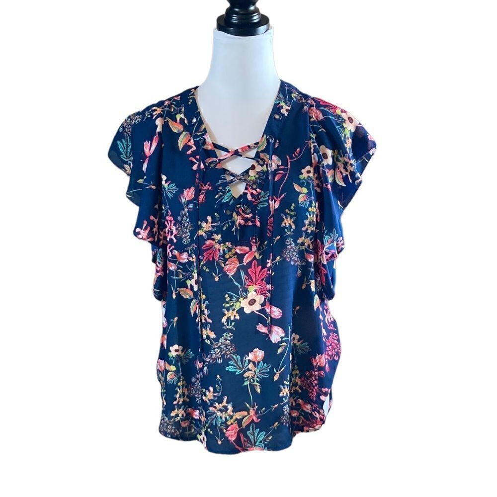2 Medium Printed Blouses, Size M‎
